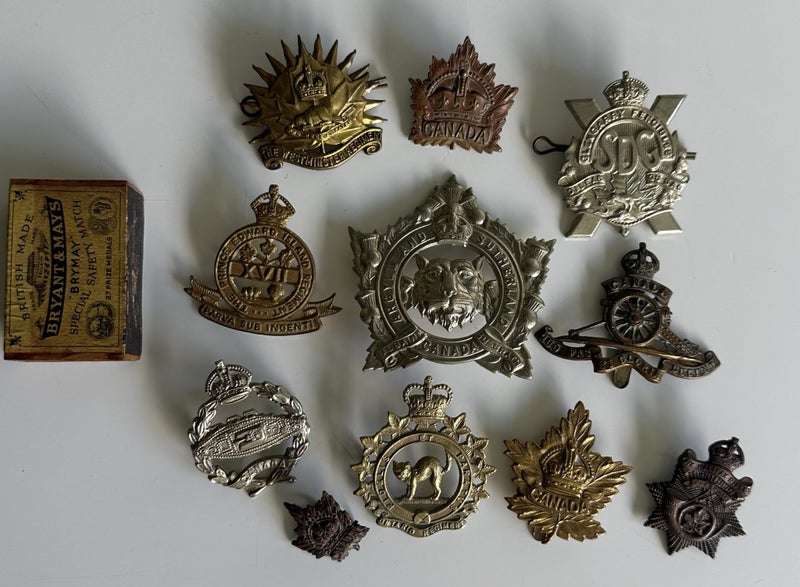 WW1 & 2 Canadian cap badges Carousel 2