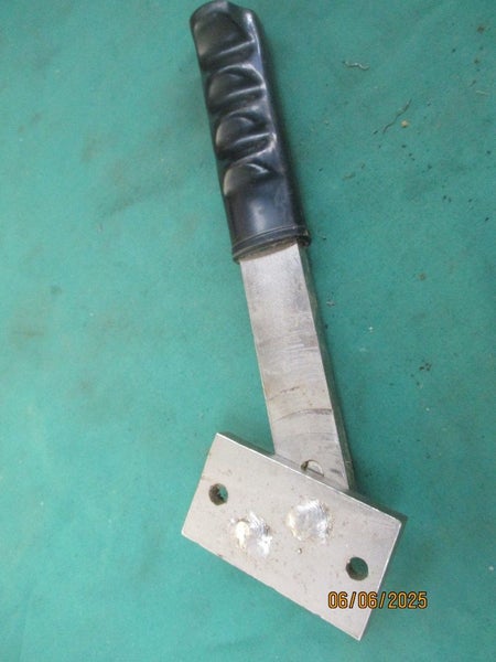 METAL BENDER $2-RES Carousel 2