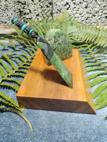 NZ POUNAMU TOKI + TOUCHSTONE + NATIVE TOTARA BASE Carousel 2