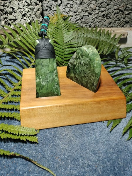 NZ POUNAMU TOKI + TOUCHSTONE + NATIVE TOTARA BASE Carousel 1