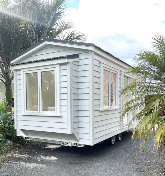 Transportable Cabin with Bathroom and Kitchenette Carousel 1