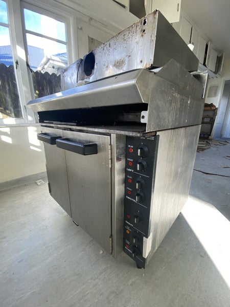 Blue seal Commercial electric oven & grill and Range hood Carousel 1