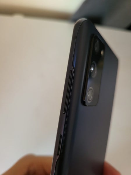 Samsung S20FE63000411649411111