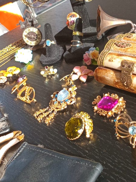 ESTATE SALE - Jewellery Collection Bulk Lot Carousel 1