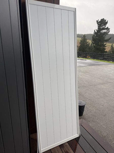 Sliding Doors - White Carousel 1