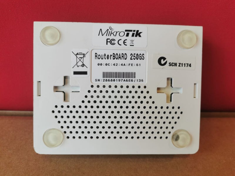 MikroTik RouterBoard 250GS Carousel 2