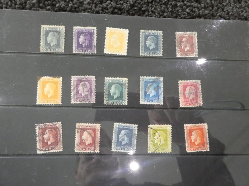 Set of NZ 1915 King George V cat $325-$1res Carousel 1