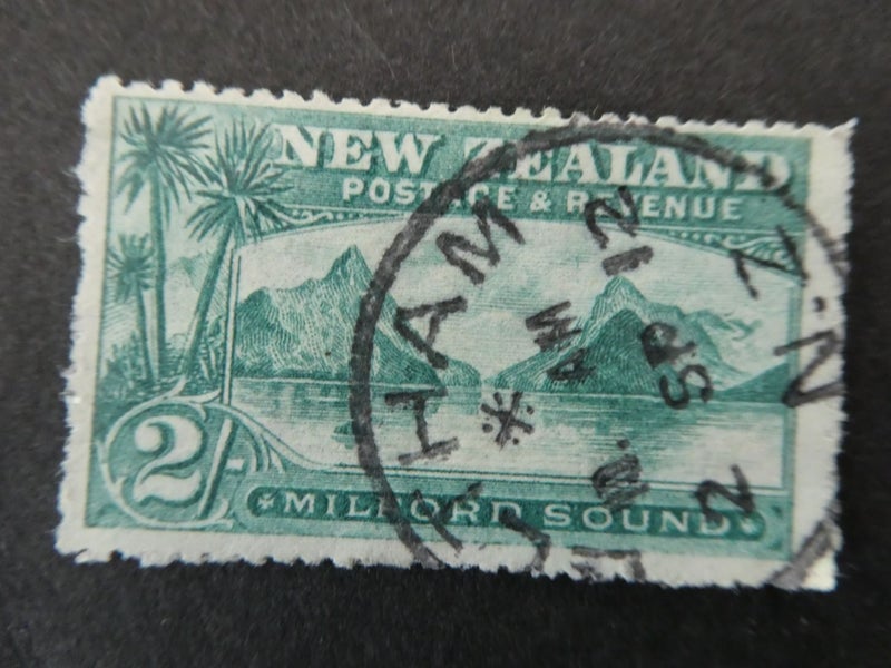 NZ 1898 2/- Milford cat $70-$1res Carousel 1