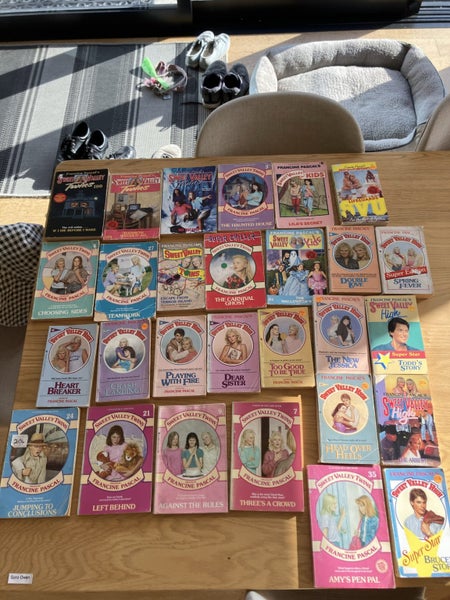 Sweet Valley books - 28 in total! Carousel 2