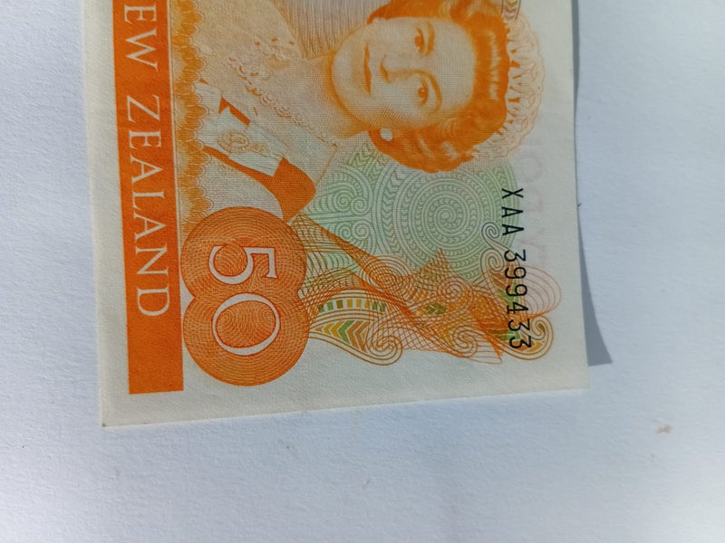NZ Banknote $50 XAA excellent condition Carousel 4