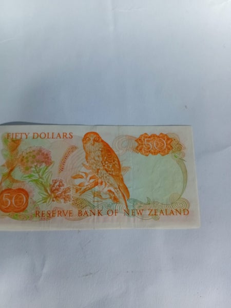 NZ Banknote $50 XAA excellent condition Carousel 2