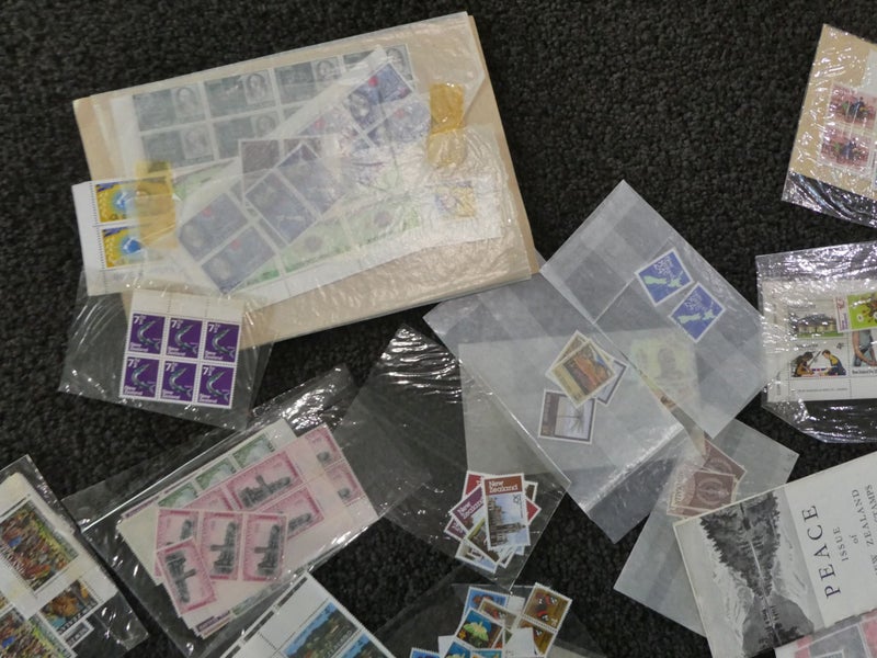 Nice Box of Mint NZ stamps-$1res Carousel 20