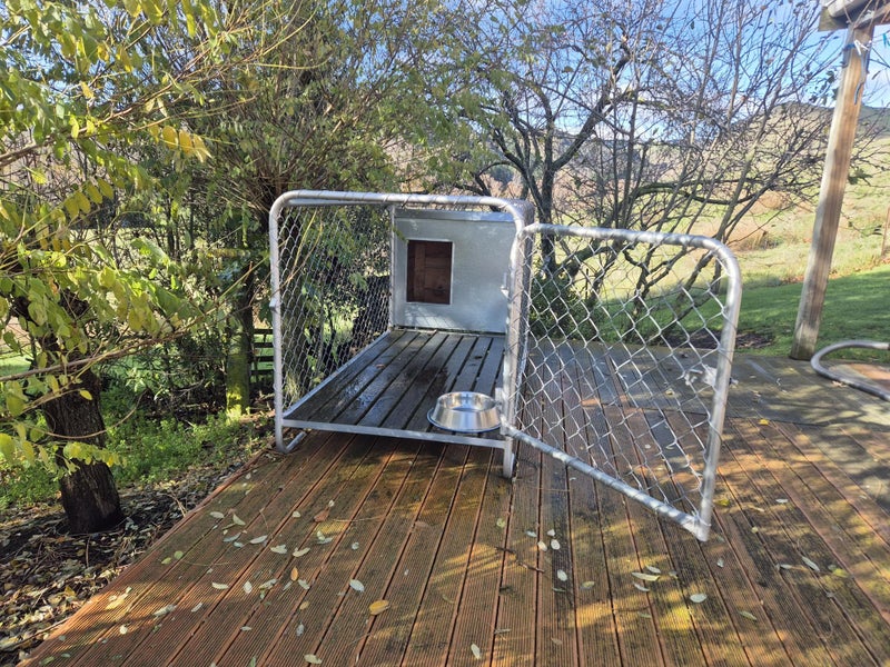 Dog kennel62939540662403111