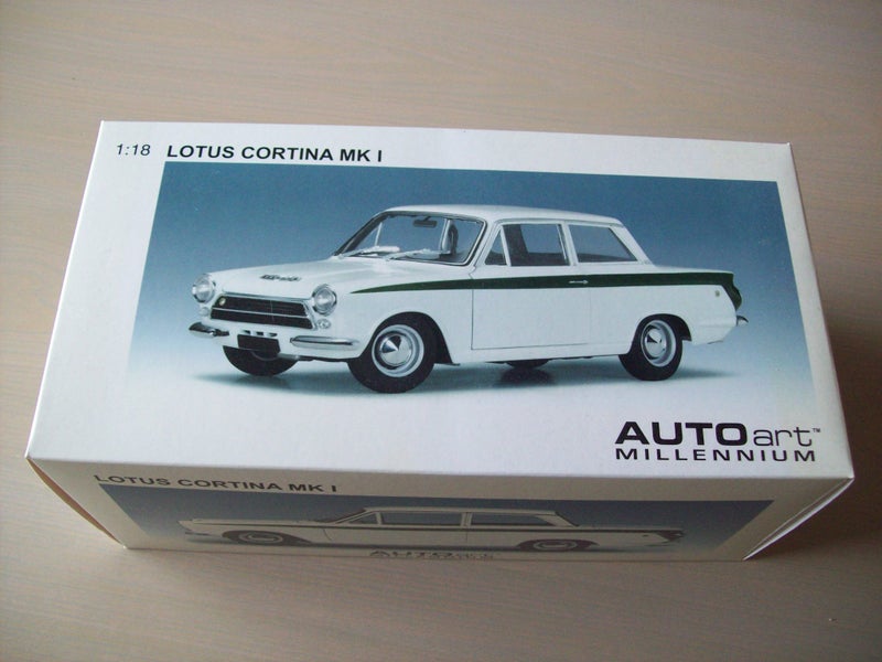 AUTO ART 1/18th SCALE 1963 - 1966 LOTUS CORTINA MK 1 MIB Carousel 17
