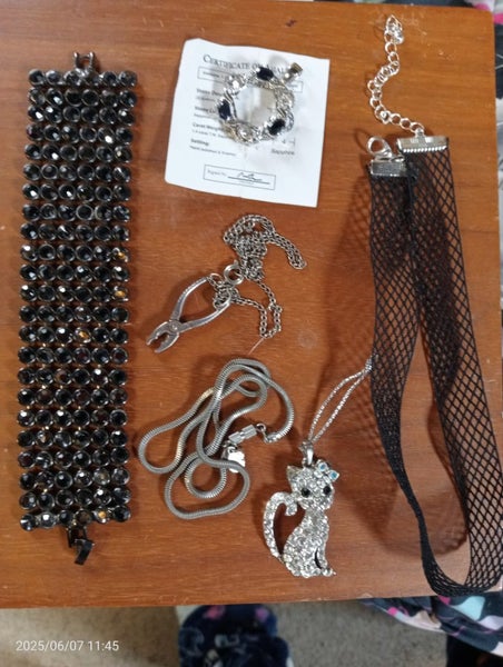 Random jewelry from jbox1 Carousel 2