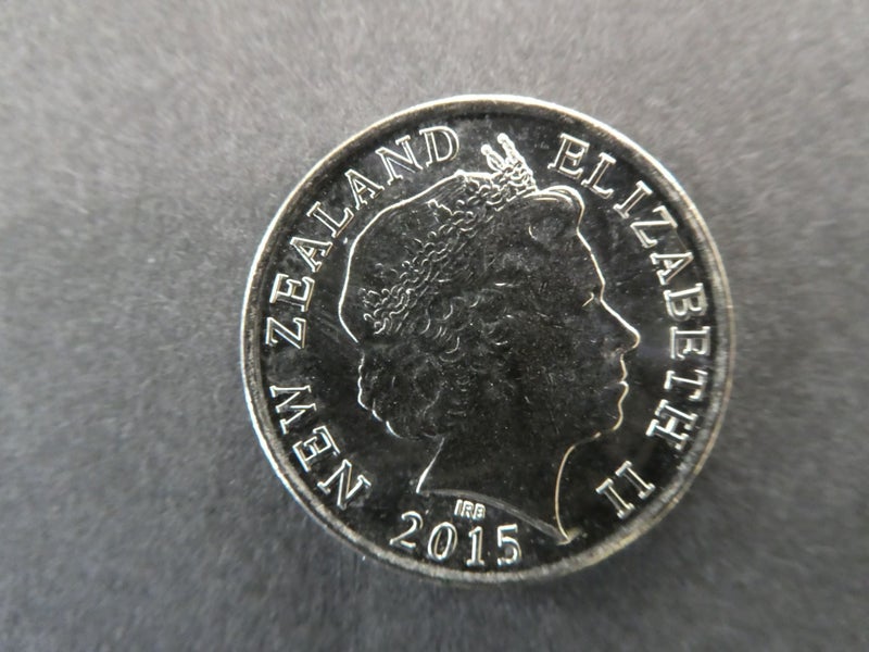 NZ 2015 ANZAC 50 cent coin-$r1es Carousel 2