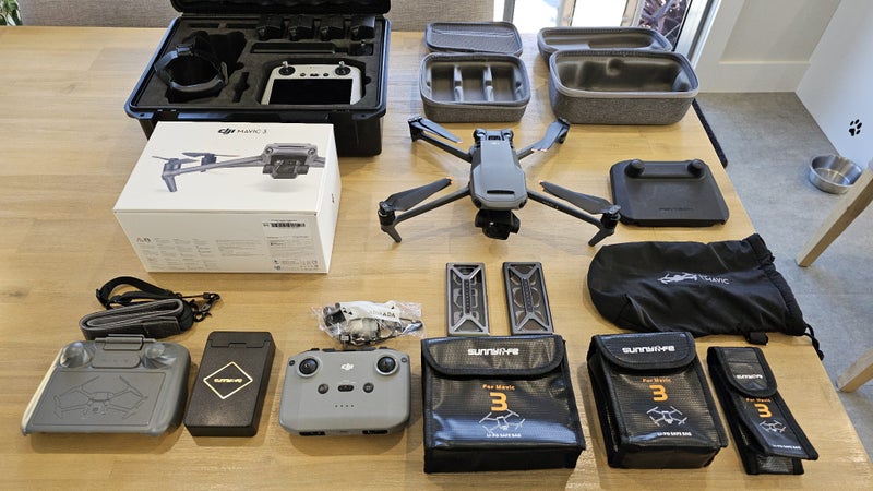 DJI Mavic 3 with a full range of Accessories Carousel 1