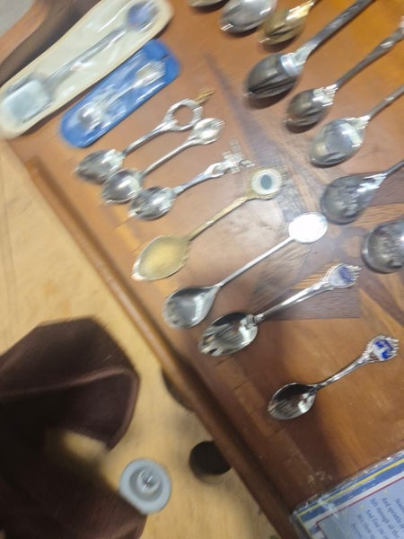 bulk 26 vintage tea spoons $1!!!! Carousel 2