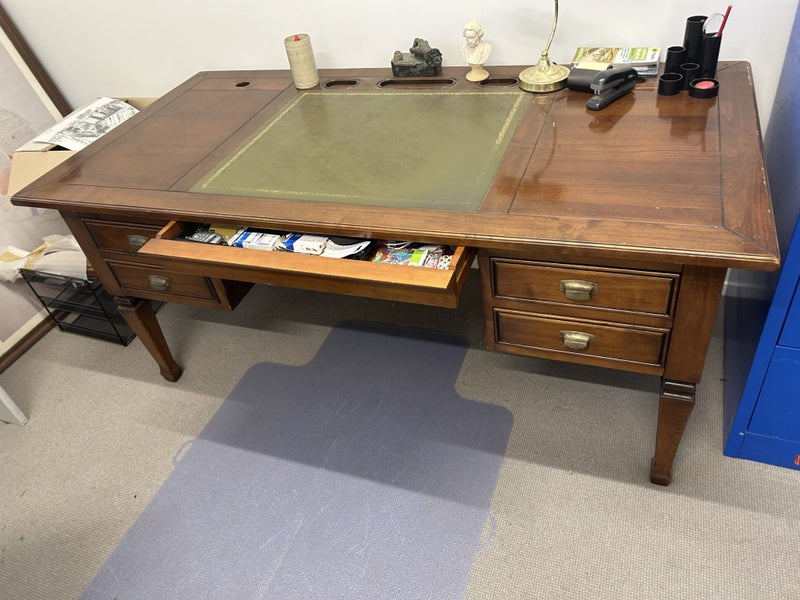 Desk. Solid Timber Carousel 5