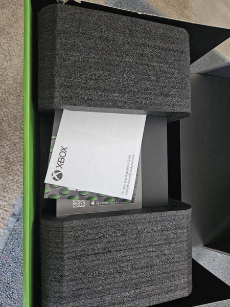 Xbox Series-X 1TB Disc version - bundle Carousel 2