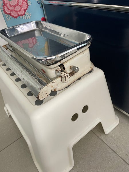 Vintage kitchen scales Carousel 2