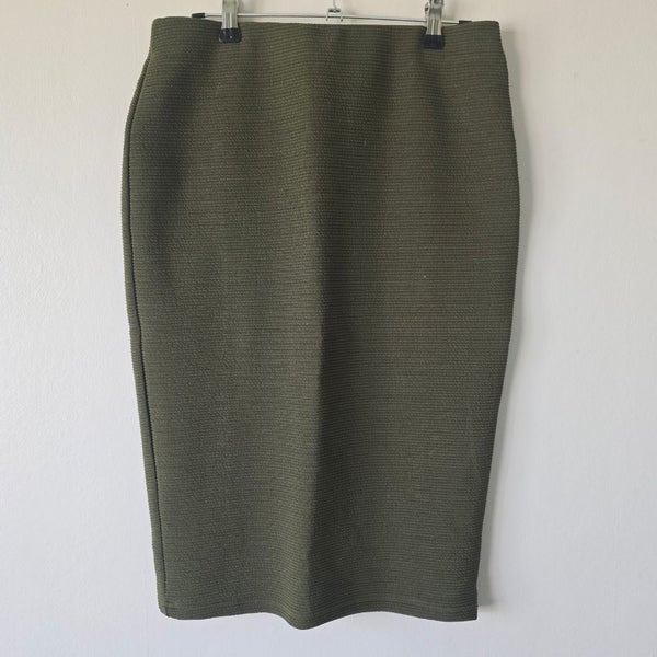 Mirror Dark Green Ribbed Skirt Carousel 1