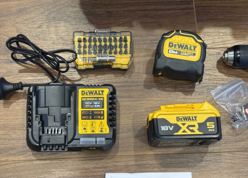 DeWALT 18V 5Ah XR Brushless Hammer Drill Driver Kit with case and accessories Carousel 5