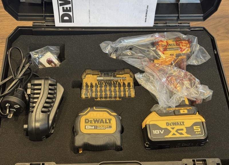 DeWALT 18V 5Ah XR Brushless Hammer Drill Driver Kit with case and accessories Carousel 2