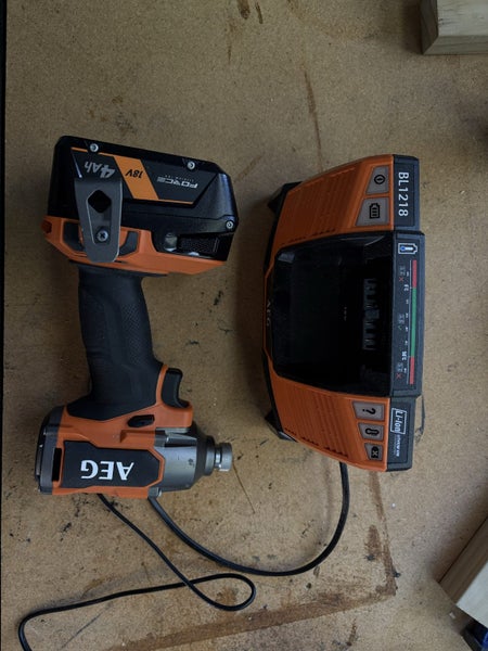 AEG impact driver + 4Ah battery Carousel 2