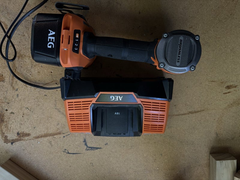 AEG impact driver + 4Ah battery Carousel 4