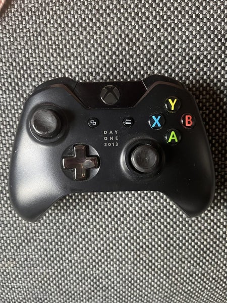 Xbox One bundle with 2x controllers & 10x games!! Carousel 10