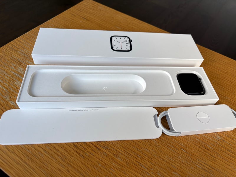 Apple Watch Series 7 GPS + Cellular, 45mm Midnight with 2 Sport Loops Carousel 2