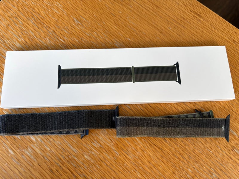 Apple Watch Series 7 GPS + Cellular, 45mm Midnight with 2 Sport Loops Carousel 6