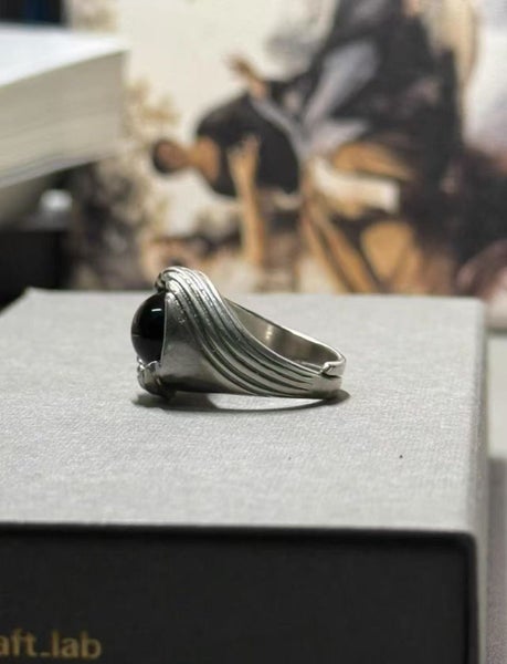 $1 reserve// Vintage 1920s Art Deco Round Onyx Silver Ring Carousel 4