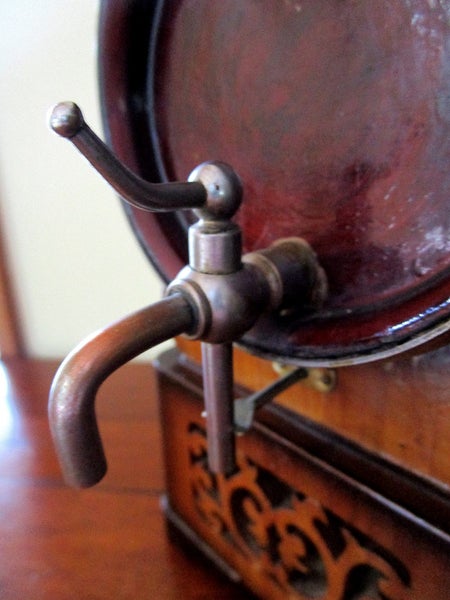 *** MOST LOVELY & UNIQUE VINTAGE MUSICAL WOODEN WINE BARREL *** Carousel 2