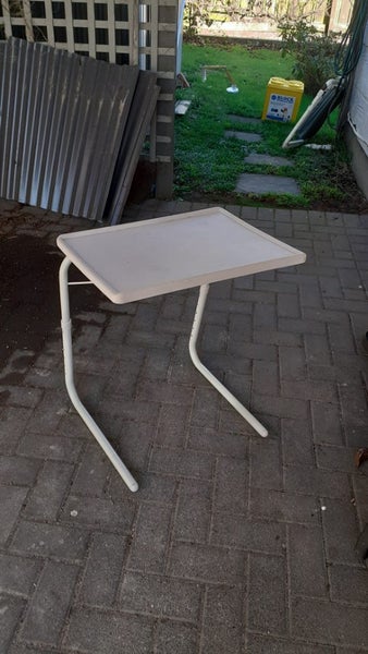 Foldup table Carousel 1
