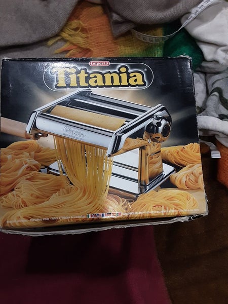Titania Italian pasta maker Carousel 1