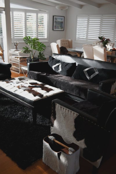 $15000 Luxry Black Cowhide Sofa Set + Coffee Table628632305230101123