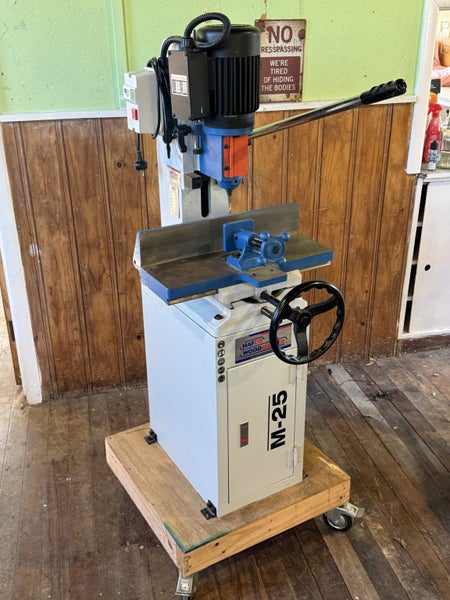 M-25 - Chisel Morticer Carousel 2
