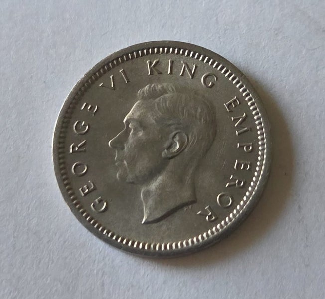NEW ZEALAND 1947 THREEPENCE COIN, AU/UNC!, $1 RES!! Carousel 2