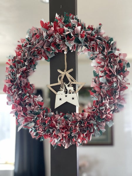FREE POSTAGE: Christmas Fabric wreath with wooden insert62933731306754116