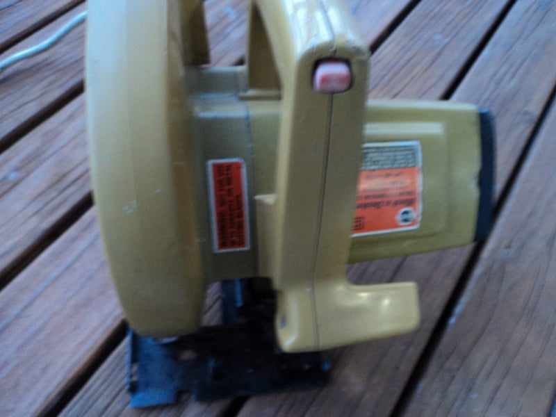 ELECTRIC Black& Decker Saw Carousel 6