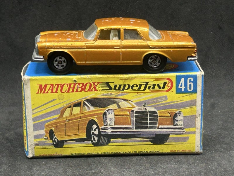 Matchbox MB46 Mercedes 300 SE w G Type Box Carousel 2