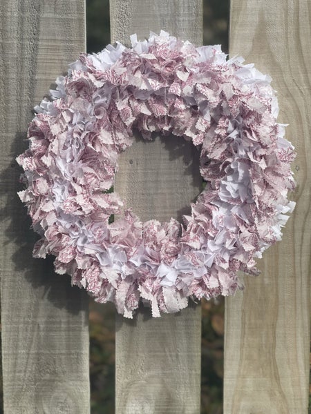 FREE POSTAGE: Old English pink and white Fabric wreath62933731282433118