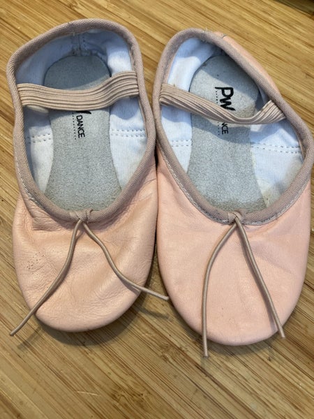 Ballet shoes Carousel 1