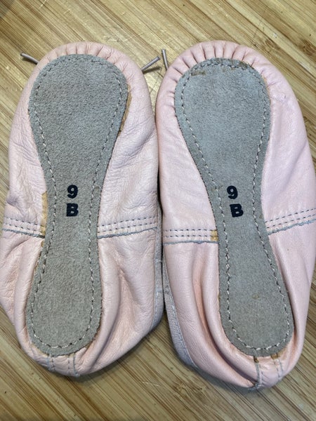 Ballet shoes Carousel 3