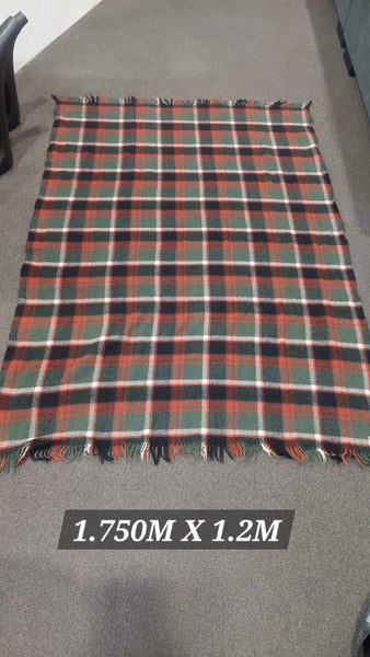 **$1 RESERVE WOOL BLANKET** Carousel 1