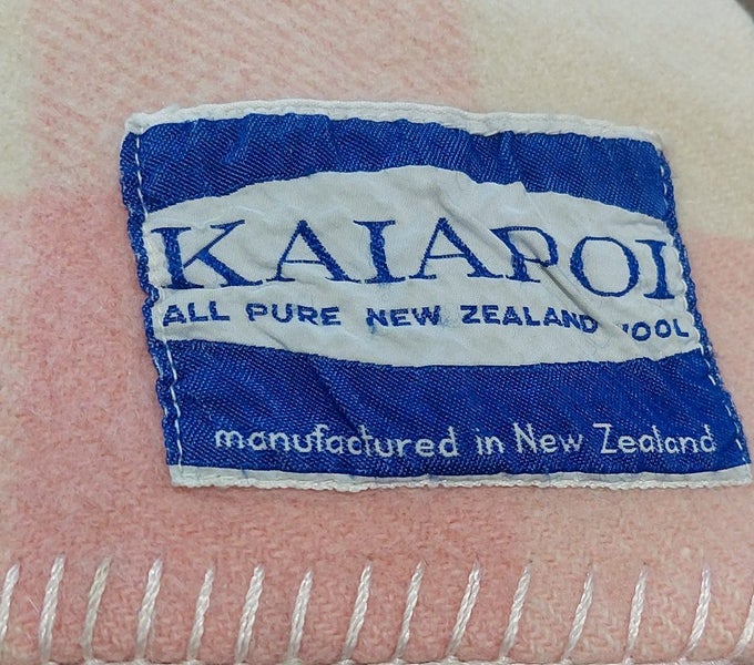 **$1 RESERVE WOOL BLANKET** Carousel 1