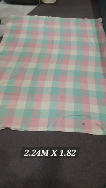**$1 RESERVE WOOL BLANKET** Carousel 2