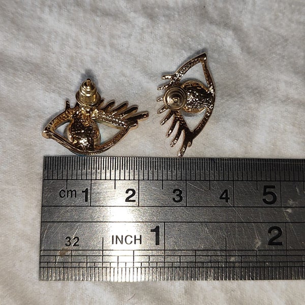# Vintage Earrings Carousel 2